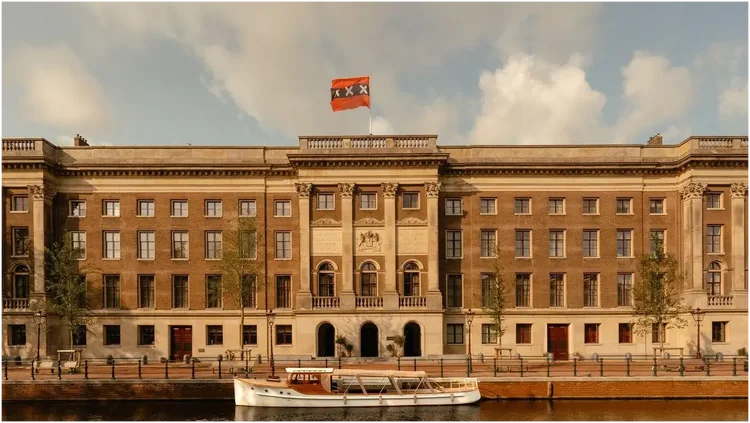 Rosewood Amsterdam exterior, former Palace of Justice on the Canal Belt