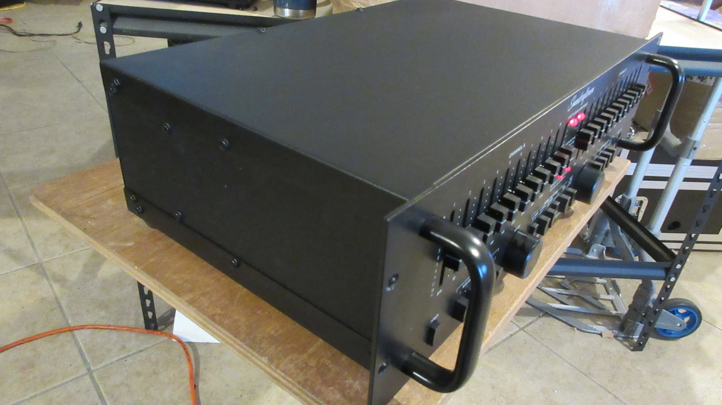 Soundcraftsmen DX4200