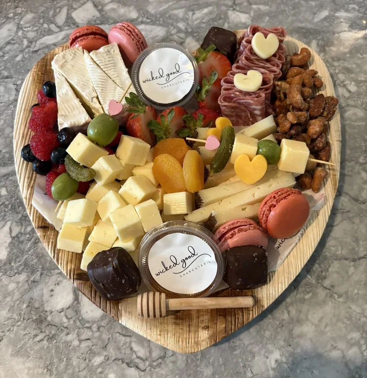 Heart Tray for 4 - 6 People