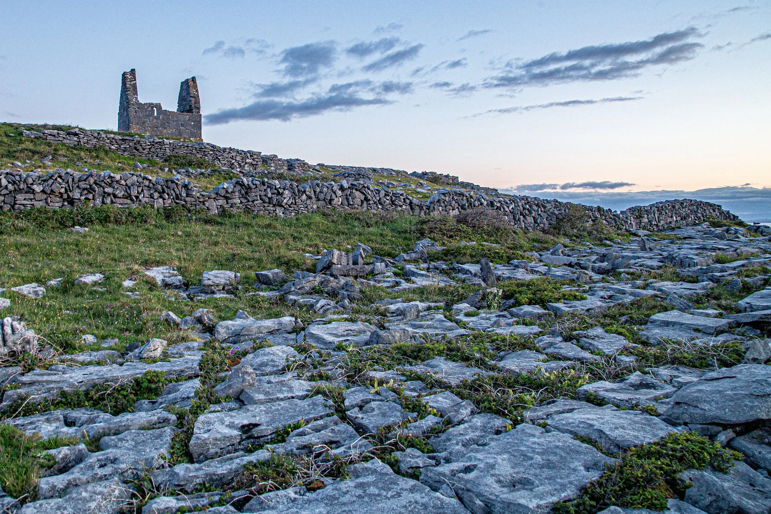 Teampall Bheanáin 1