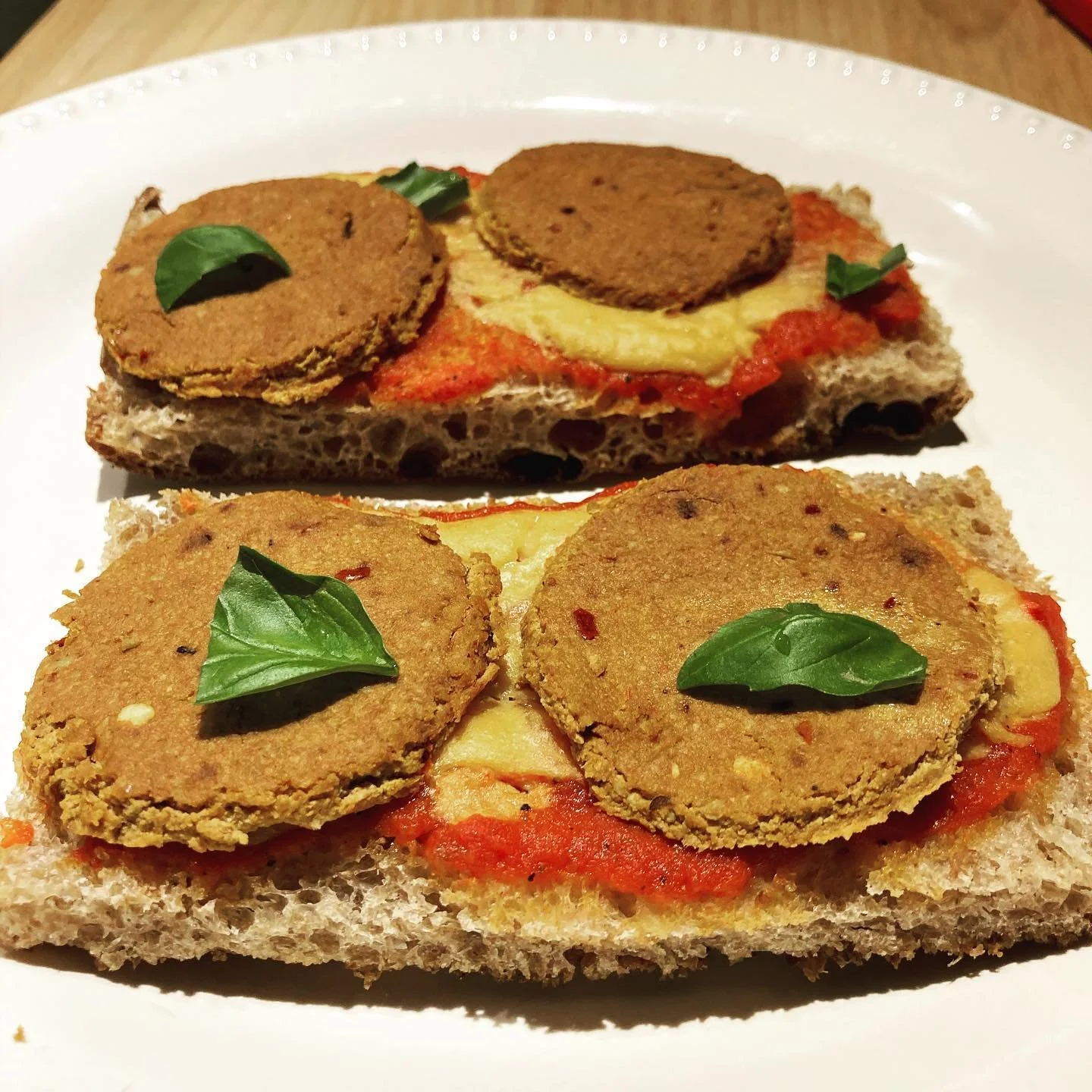 Pizza with homemade vegan pepperoni and cheese. Pepperoni was made from @foodies &ldquo;Pumfu&rdquo; (tofu alt made from pumpkin seed) and recipe by @what_shes_having!
#pumfu #pumpfuroni #foodiesvegan #plantbased #vegancheese #veganpizza