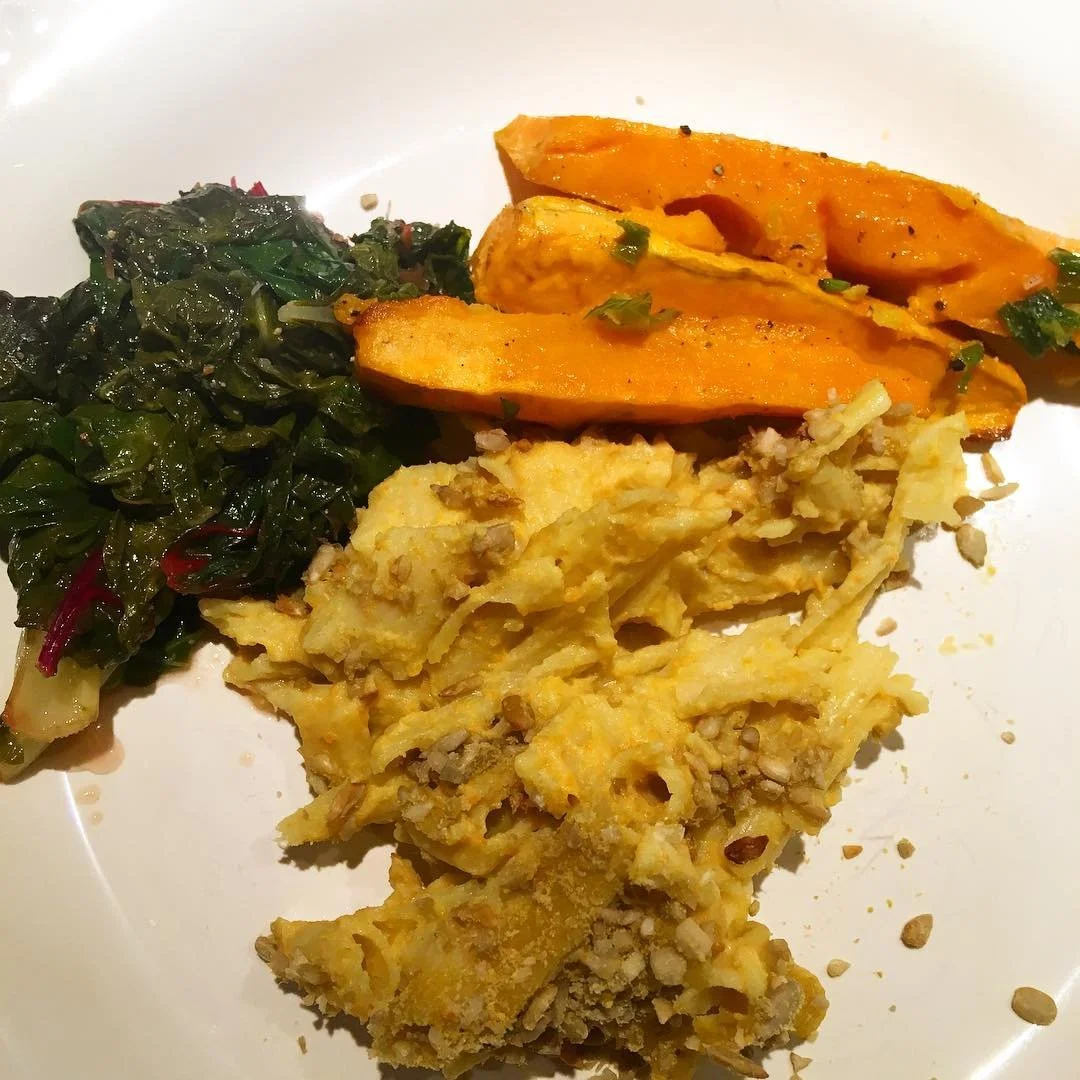 Plant-based Mac and cheese (recipe: @frommybowl )
Sweet potatoes and Swiss chard
