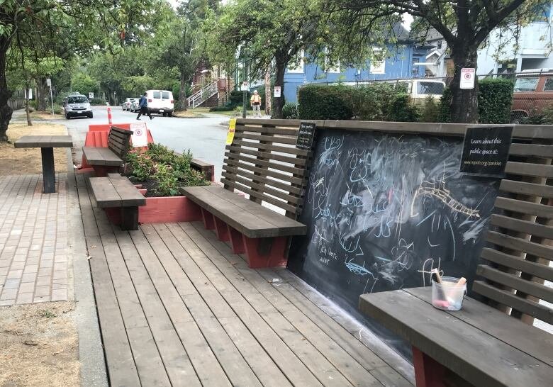   Vancouver’s new parklet is located on East Broadway and Prince Albert Street. (Margaret Gallagher/CBC)  