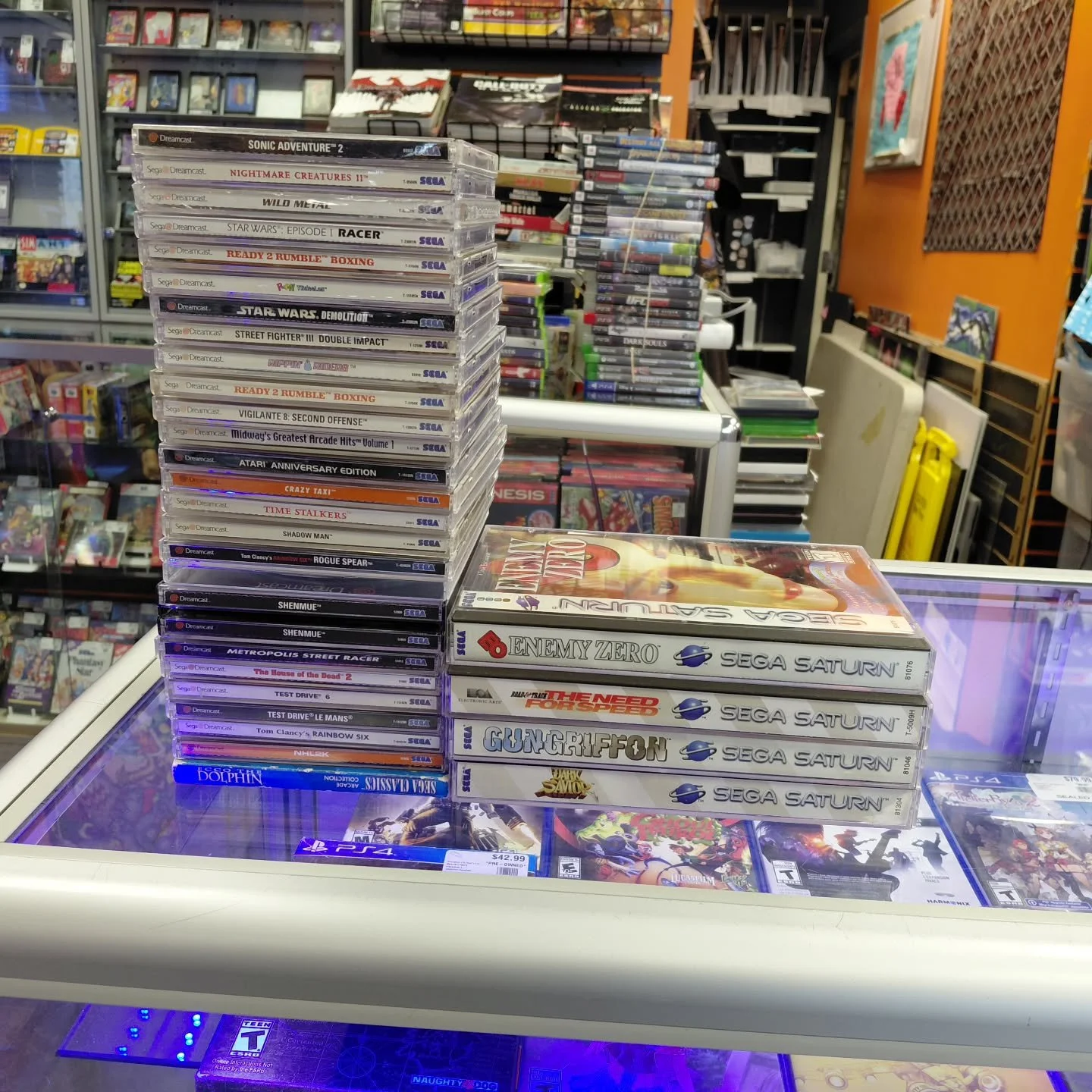 We've got some great Dreamcast and Saturn to check out today! Head on in to see them with your own eyes 👀