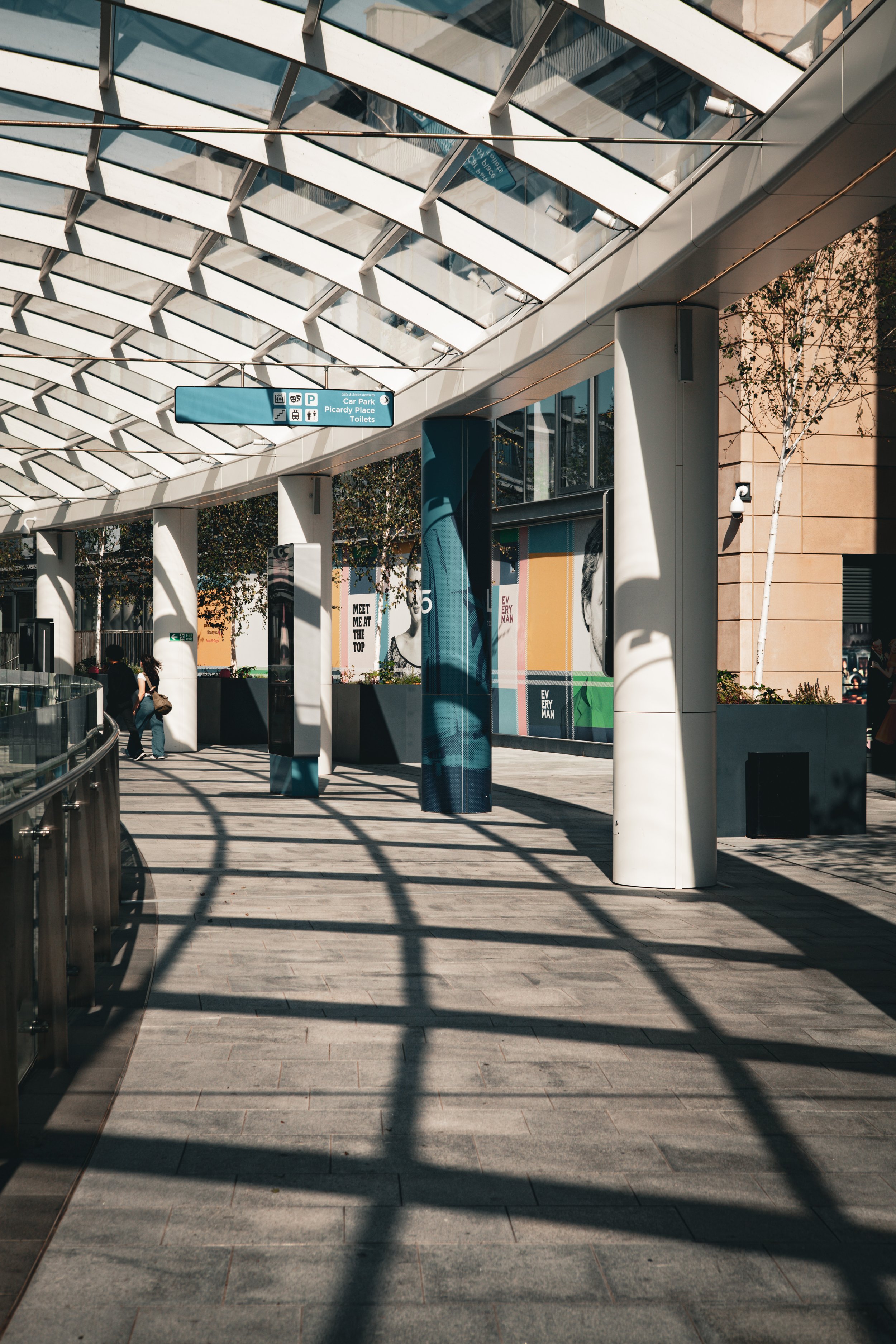 Edinburgh Photographer, Videographer & Creative Studio
Based in Edinburgh, I offer professional photography, videography, graphic design, and printing services for brands, businesses, and individuals. From capturing interiors, events, and products to