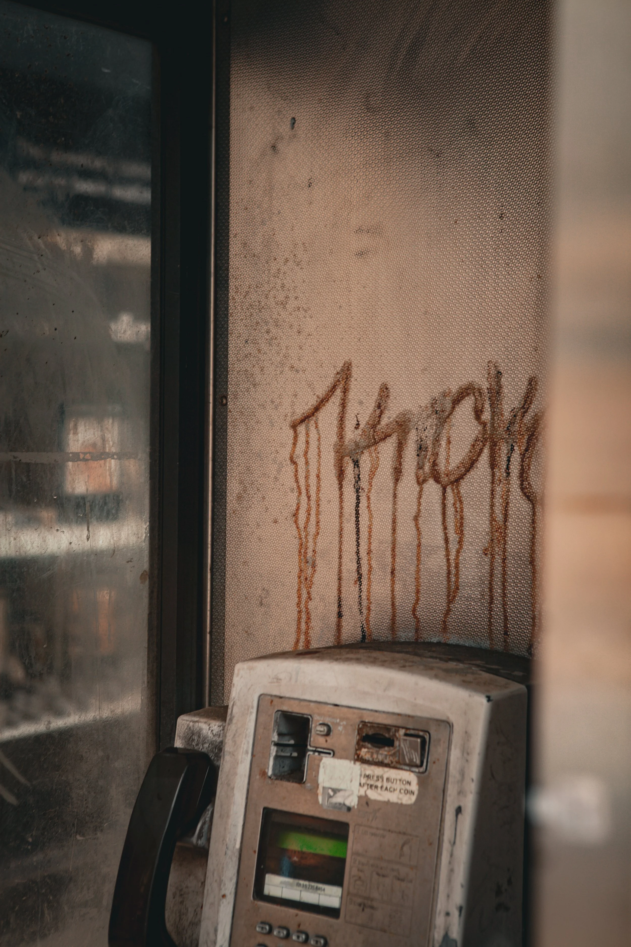 Edinburgh Photographer, Videographer & Creative Studio
Based in Edinburgh, I offer professional photography, videography, graphic design, and printing services for brands, businesses, and individuals. From capturing interiors, events, and products to