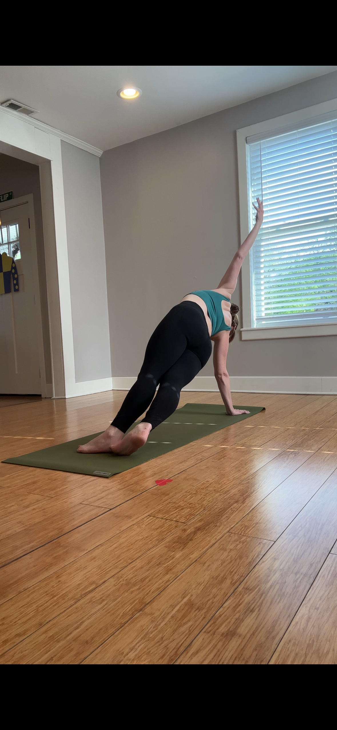 Yoga-lates 