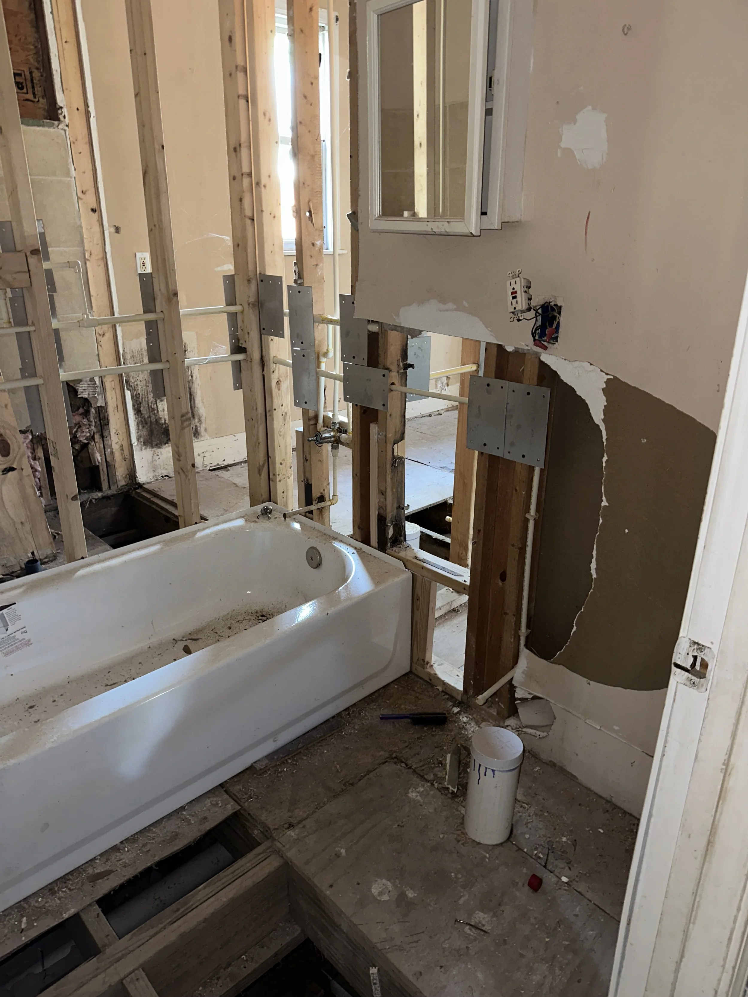 Hall bathroom before .jpg