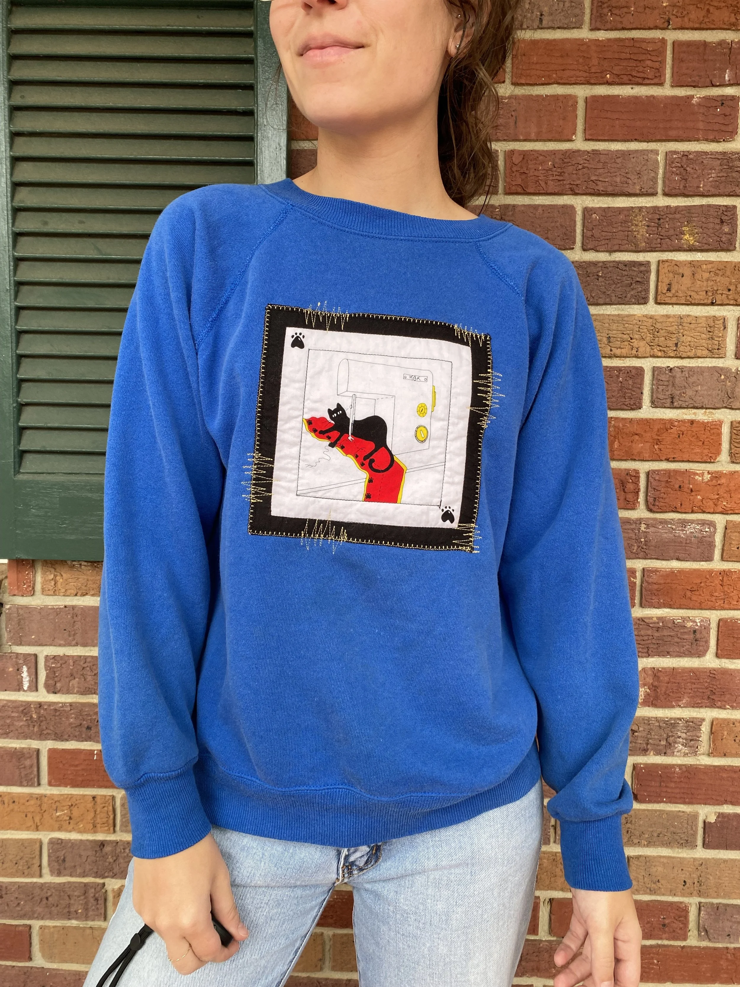 Sewing Cat Patch Sweatshirt (Blue) - M