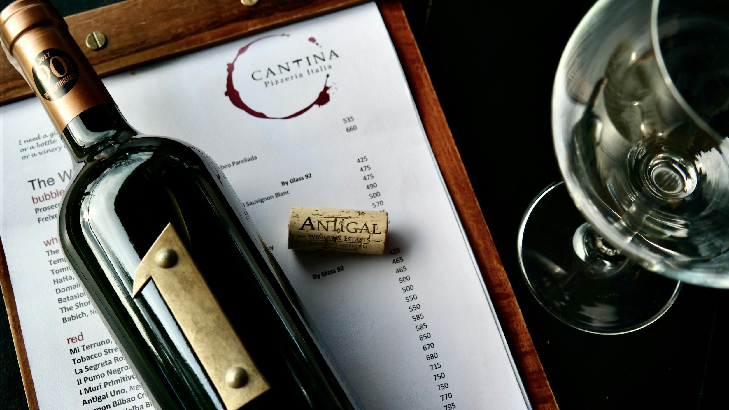 wine-list-menu-restaurant-bottle-glass-selection.jpg
