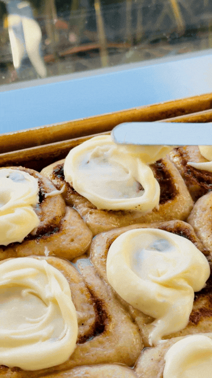cinnamon-rolls-avalon-gluten-free.gif