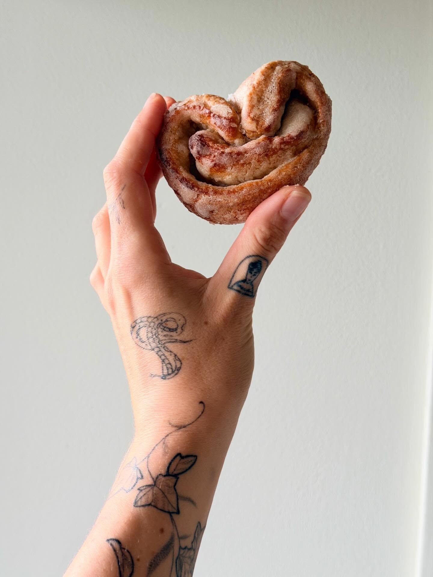Made this today, she was delicious 🤤 
Iced Gluten Free Buckwheat Sourdough Palmier
X