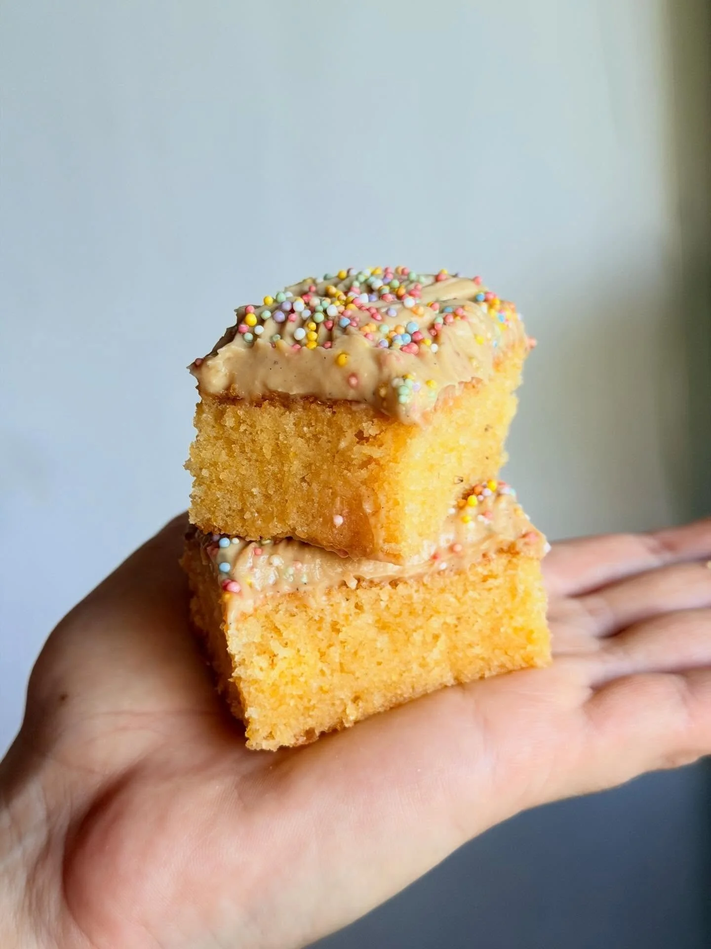 It&rsquo;s the birthday cake you&rsquo;d make if you had time -

Gluten Free, Wholegrain, Healthy Fats (EVOO, @pepesaya Cultured Butter, free-range eggs), Preservative-free Sprinkles

Seriously delicious nut-free pound cake for kiddos bday parties 🎉