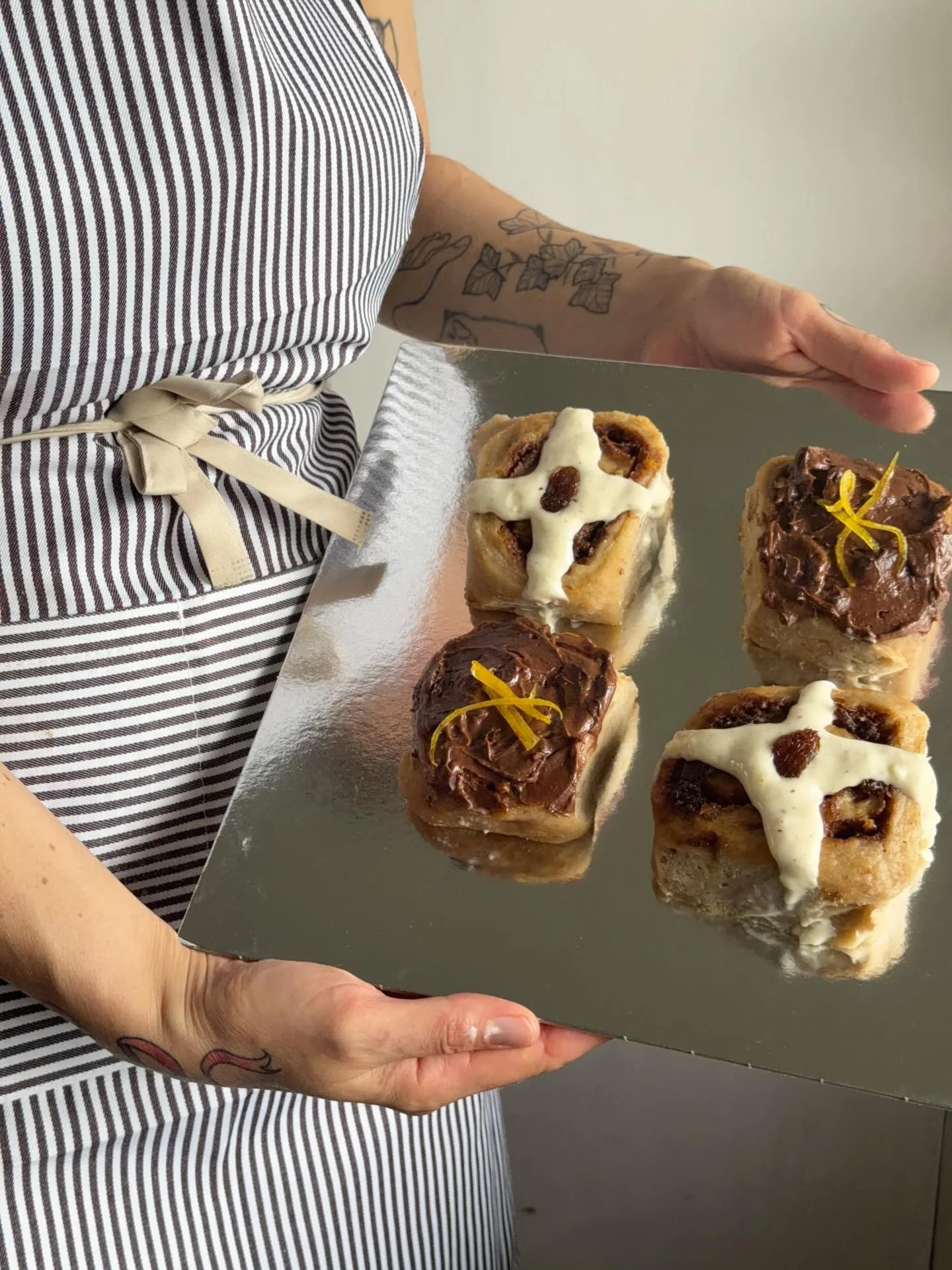 Gluten Free Easter Cinnamon Buns

DM me if you want to reserve gf Cinnamon Buns for Easter 🐣 x

2 flavours: Chocolate &amp; Trad Fruit

Available Friday 3rd April at the pop-up @avalonsorganics or via pre-order for Easter Sunday
X