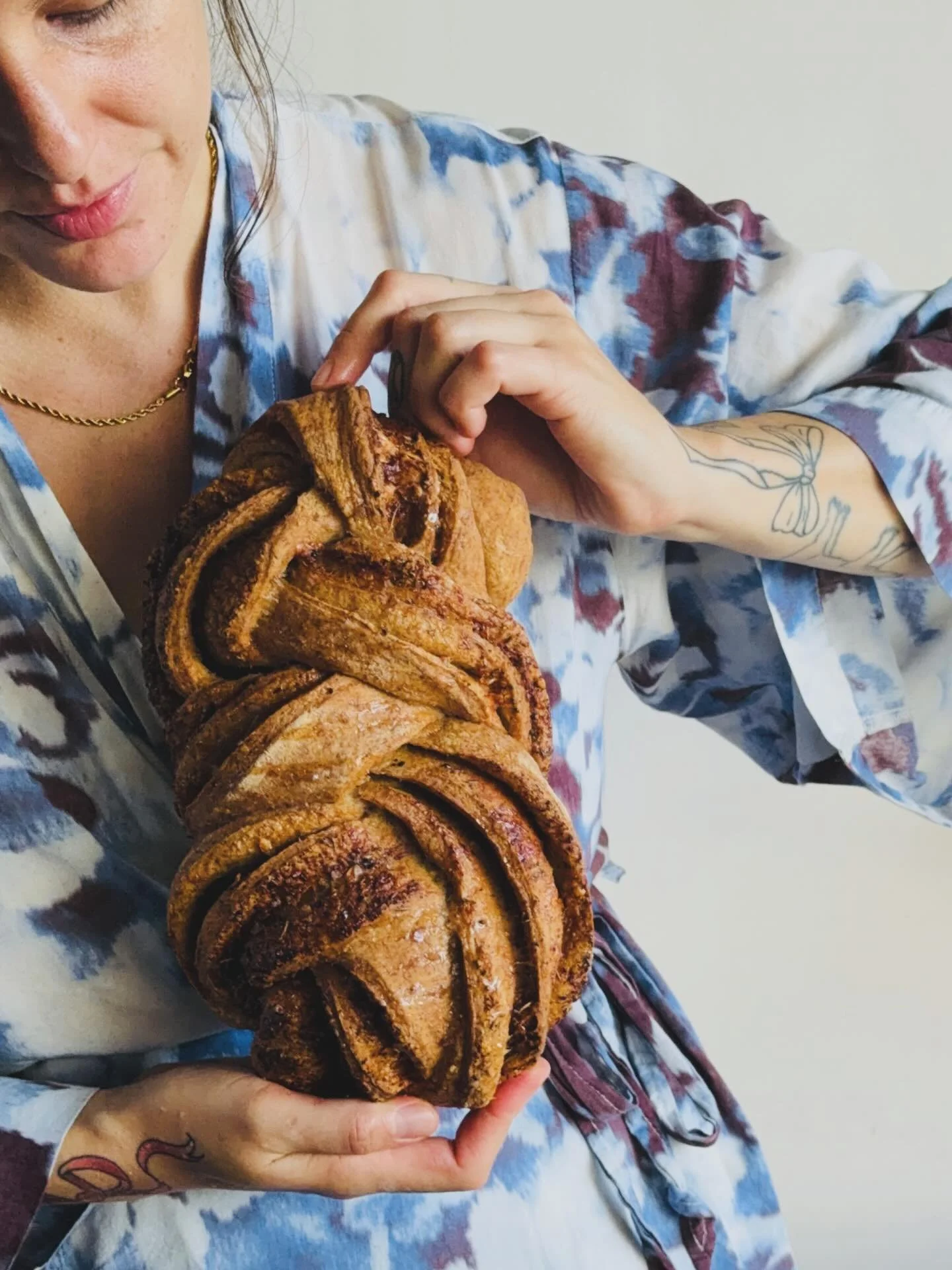 Buckwheat Sourdough Brie &amp; Parmesan Twist

A shareable savoury centrepiece for your Easter table 🐣 dm me or order online www.reallygoodglutenfree.com

X