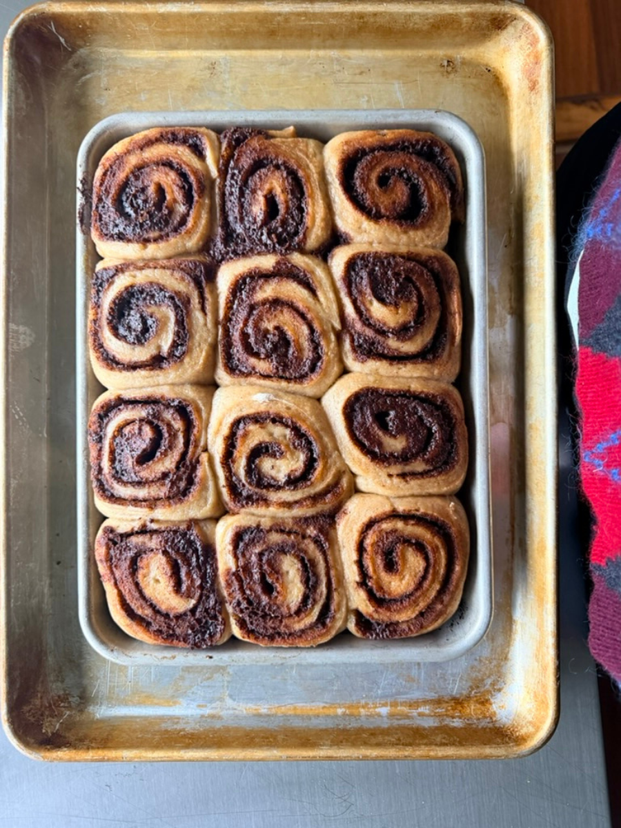 sourdough-cinnamon-rolls.png