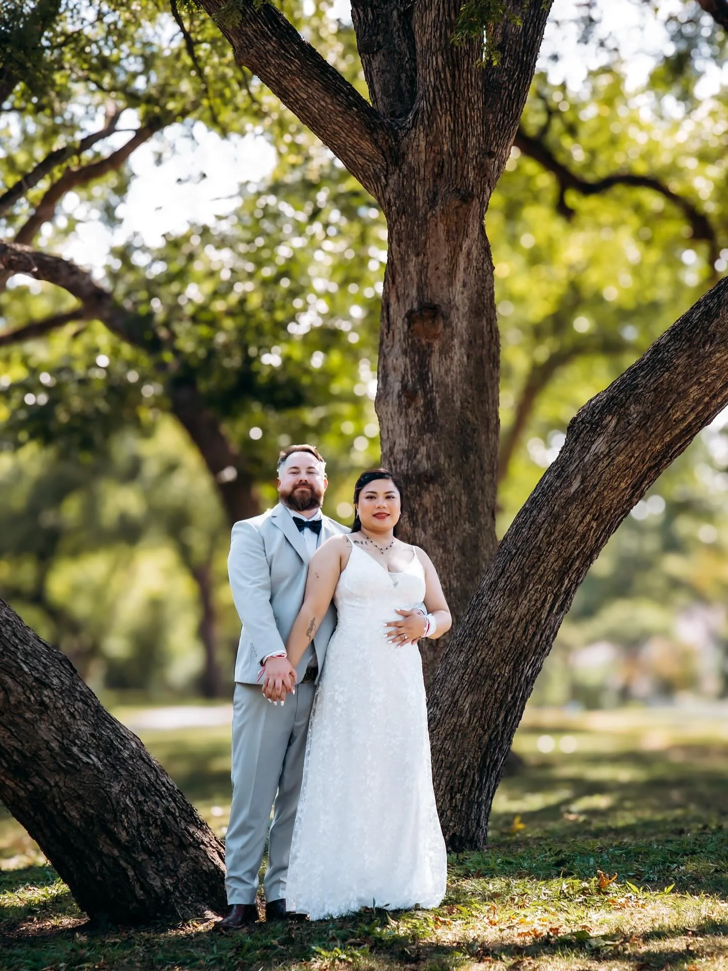 Remember, if you are looking for unique portraits this summer, don&rsquo;t hesitate to reach out and book!

📸 💃 🕺🏻&hellip;
.
.
&bull;
#lostgold #goldenhour #dallas #texas #dallastx
#tonesforbreakfast #instagood #canon #garlandtx #richardsontx #ro