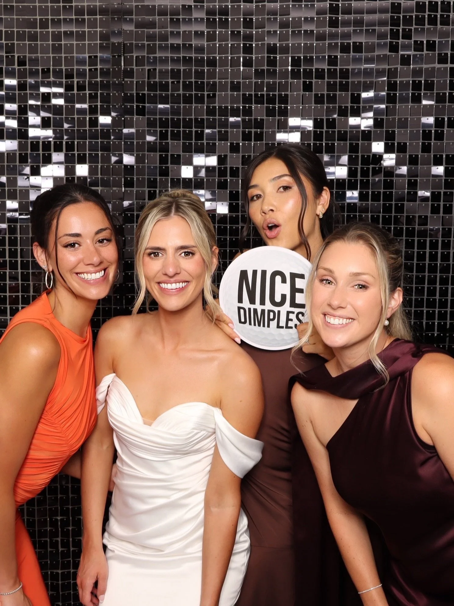 𝐅𝐑𝐎𝐌 𝐏𝐇𝐎𝐓𝐎 𝐁𝐎𝐎𝐓𝐇 𝐓𝐎 𝐂𝐀𝐍𝐃𝐈𝐃𝐒 &mdash; we&rsquo;ve got your covered. 🤍📸 

Finally getting through all the candid shots we captured at Claire &amp; Josh&rsquo;s wedding, and I&rsquo;m obsessed all over again. The little moments, 