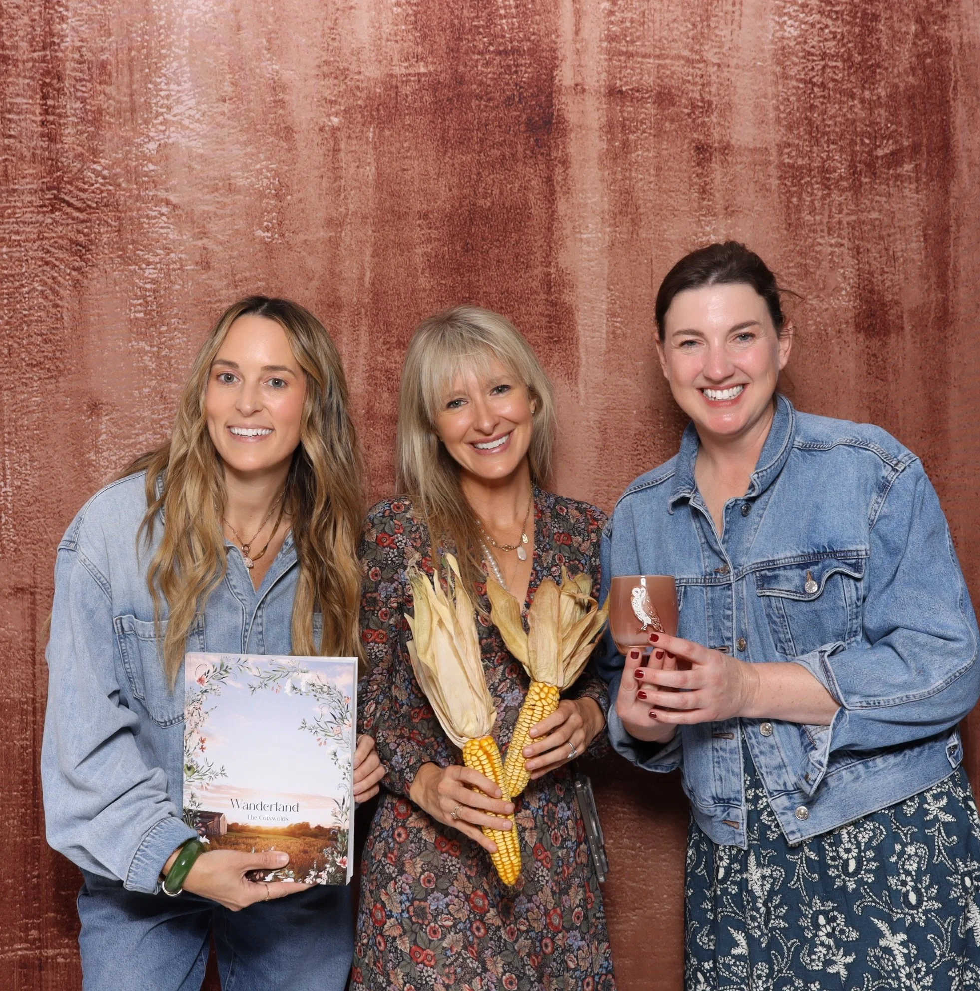 Women on a mission. 🤎 Bringing their talent, their businesses, and their energy! 🙋🏼&zwj;♀️

An all-women vendor lineup worth celebrating, with photos. 

&bull;
&bull;
&bull;
&bull;
#glassybaby #womenonamission #womeninbusiness