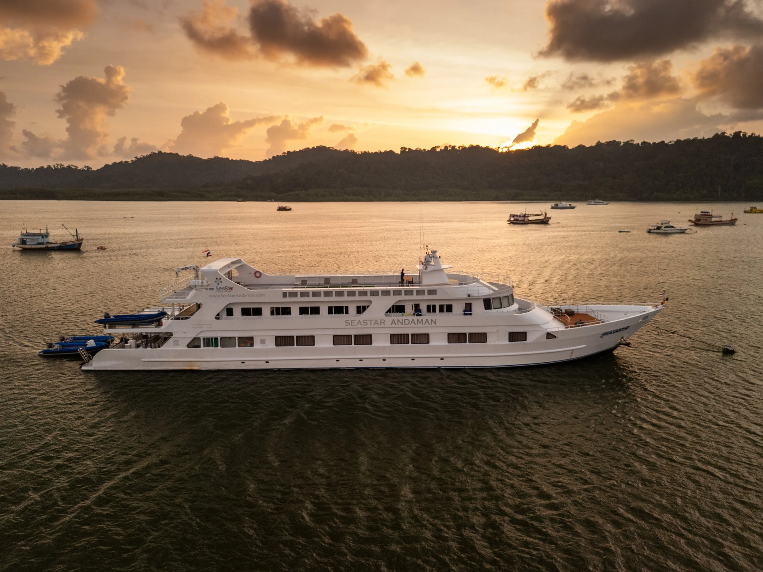 MV. KOON 9 boat picture