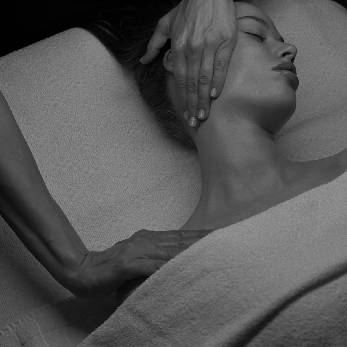 During your massage, your body leads the way.
Share your needs, adjust pressure anytime, and relax in silence if you wish.
We&rsquo;re here to care for you. 
#SydneyMassage
#MassageSydney
#ThaiMassageSydney
#SydneyWellness
#SydneySelfCare