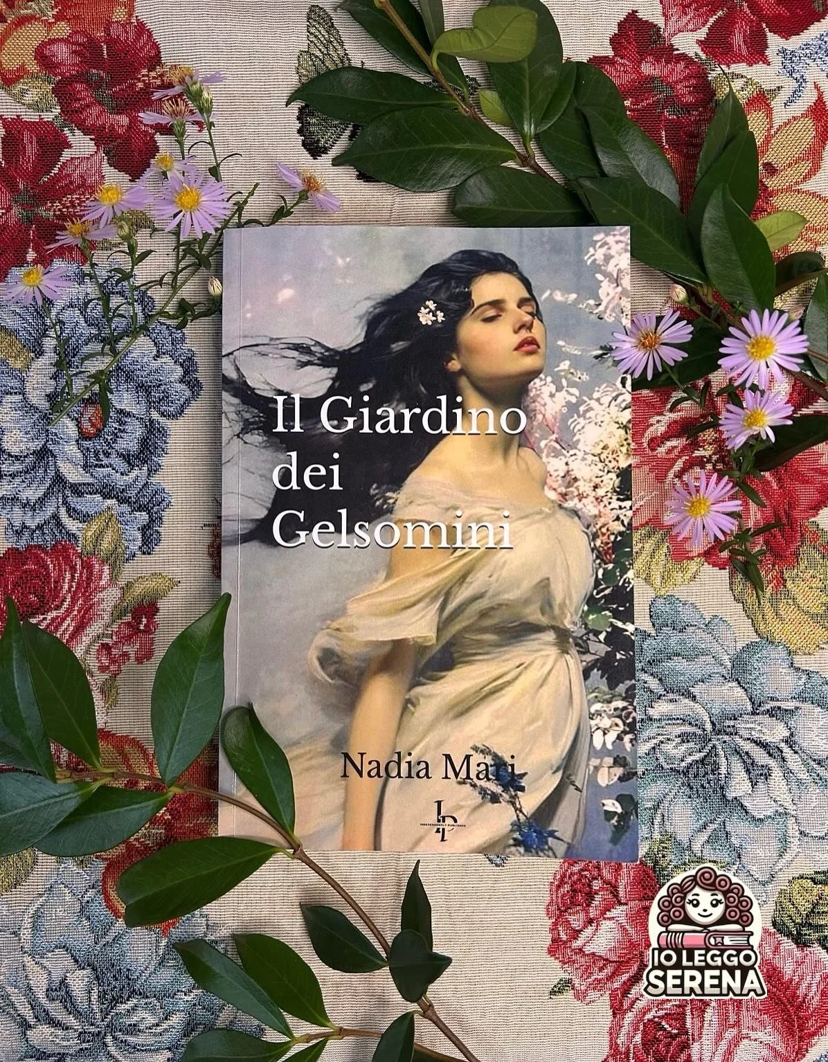 IL GIARDINO DEI GELSOMINI
di @nmari399 
🌸Una storia intima e femminile, uno stile elegante che ci riporta indietro nel tempo. L&rsquo;eroina de &ldquo;Il giardino dei Gelsomini&rdquo; &egrave; Nadine, una donna che attraversa momenti di crisi e di d
