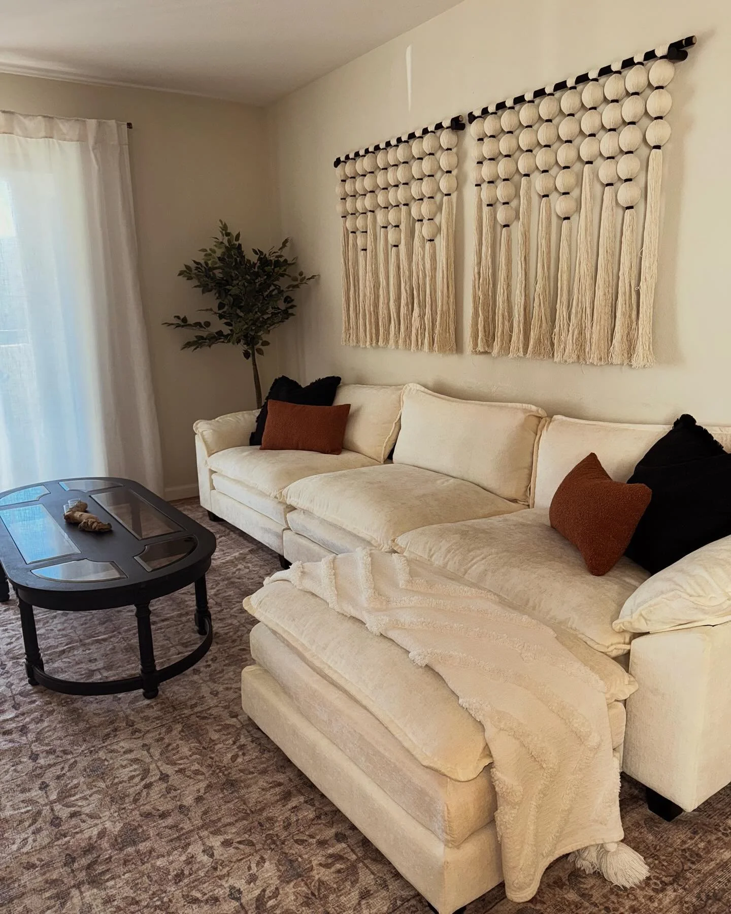 Home staging by s&iuml;lohaus for a one bedroom condo for sale in Sunnyvale, CA! 🏡 DM for more information on this listing.