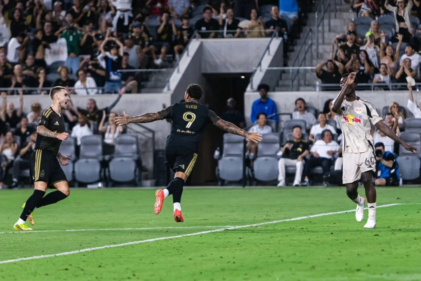 LAFC 2-0 NEW YORK RED BULLS