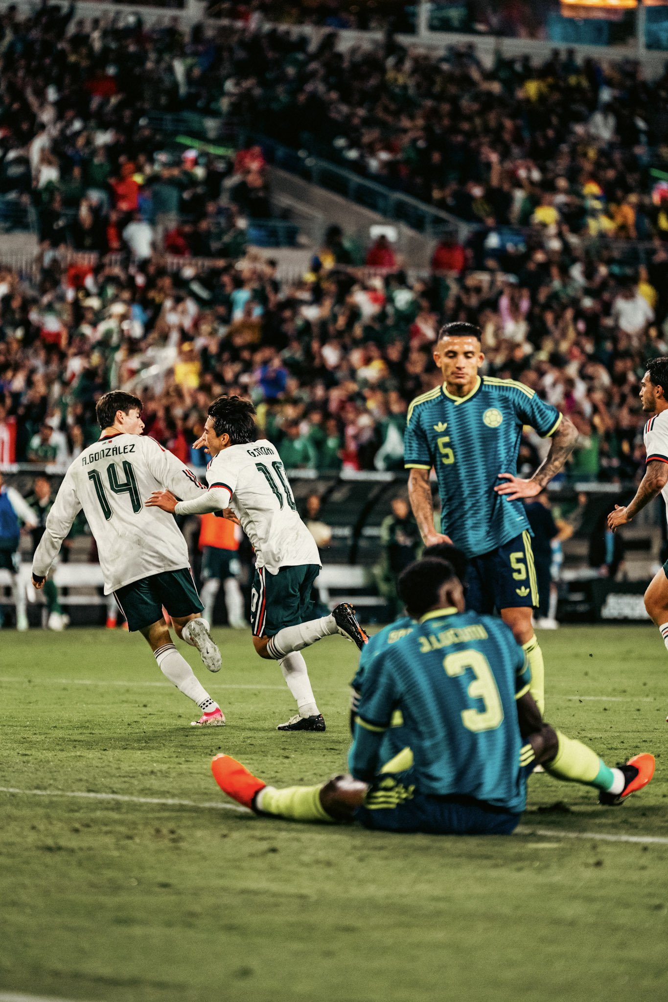 MEXICO 1-1 COLOMBIA