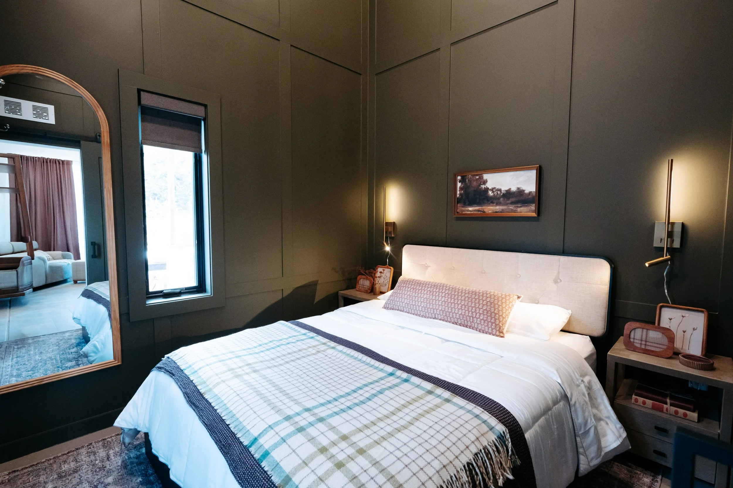 Frontcountry Salida Cabin 2-3 Queen Bed.jpg