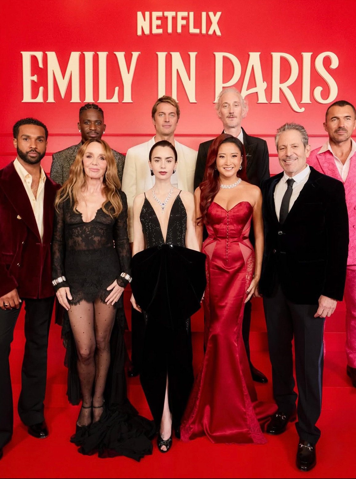 Le retour d’Emily in Paris à Paris : les looks qui ont redéfini le chic parisien 