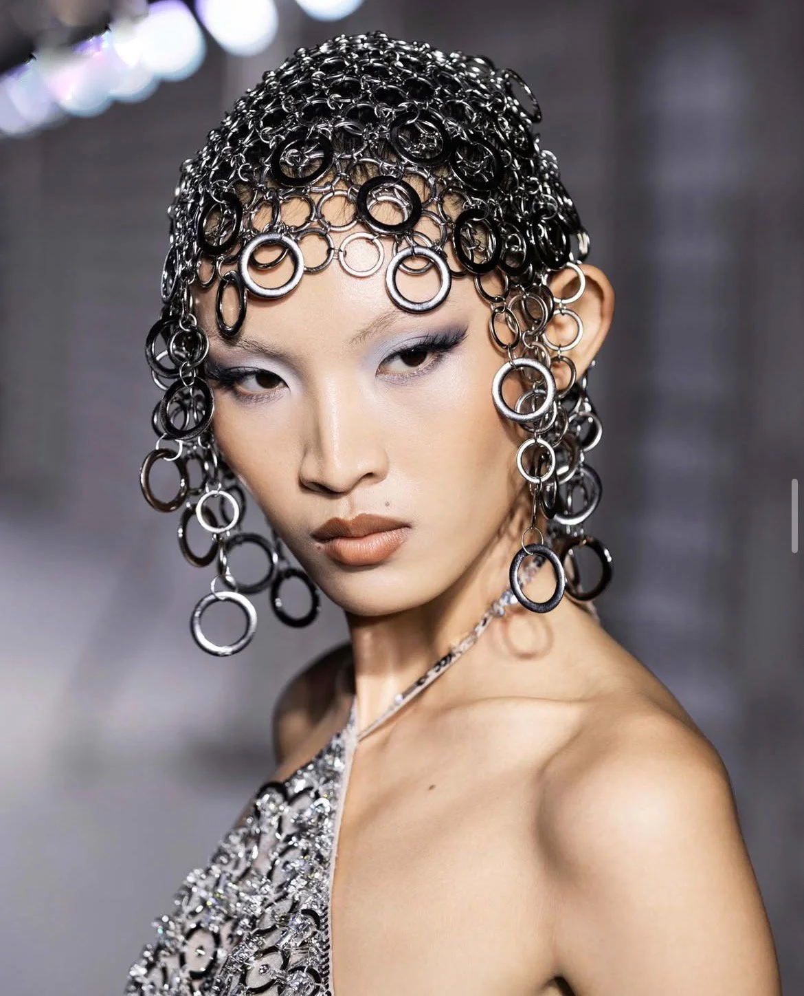 Dolong dévoile EMERGE, sa nouvelle collection entre couture sculpturale et féminité instinctive