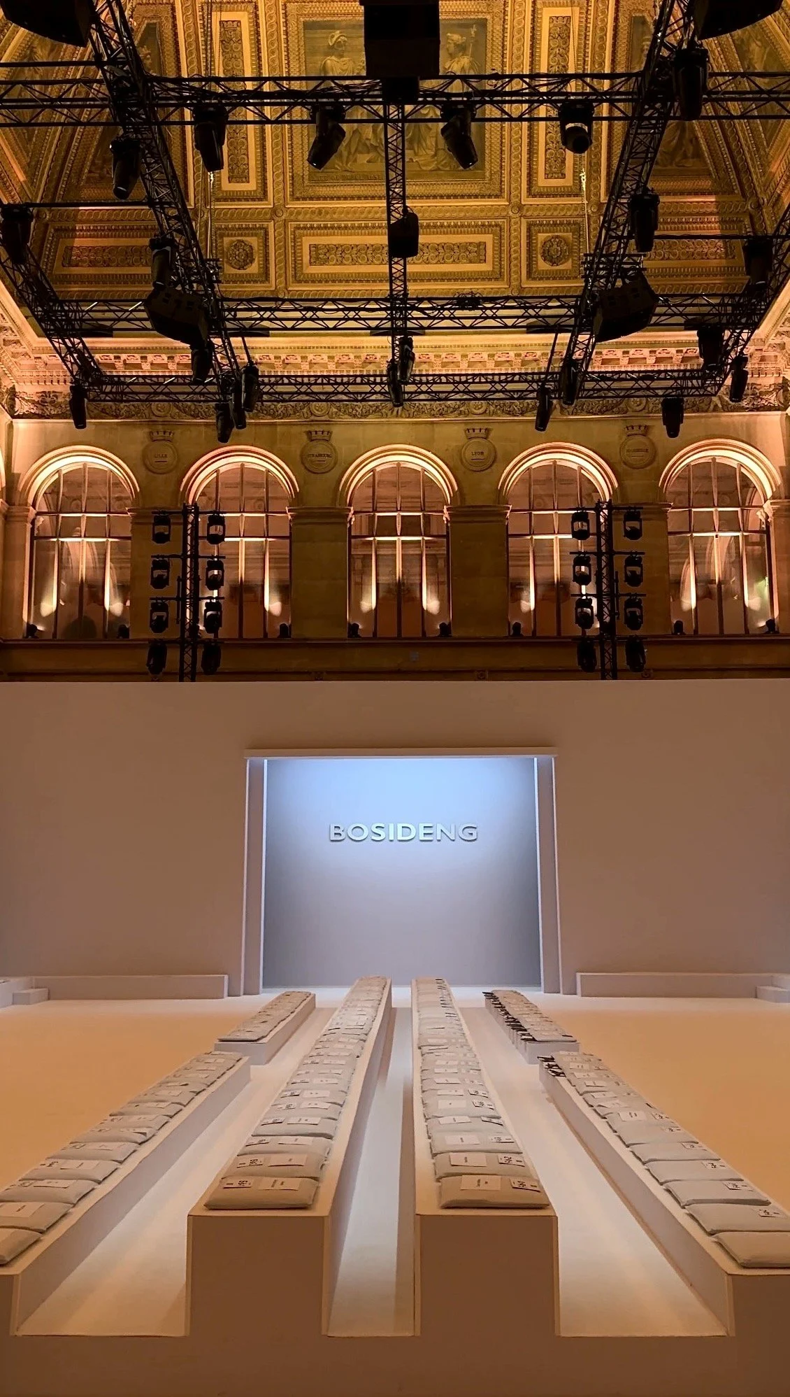 Paris Fashion week : dans les coulisses du défilé Bosideng printemps-été 2026