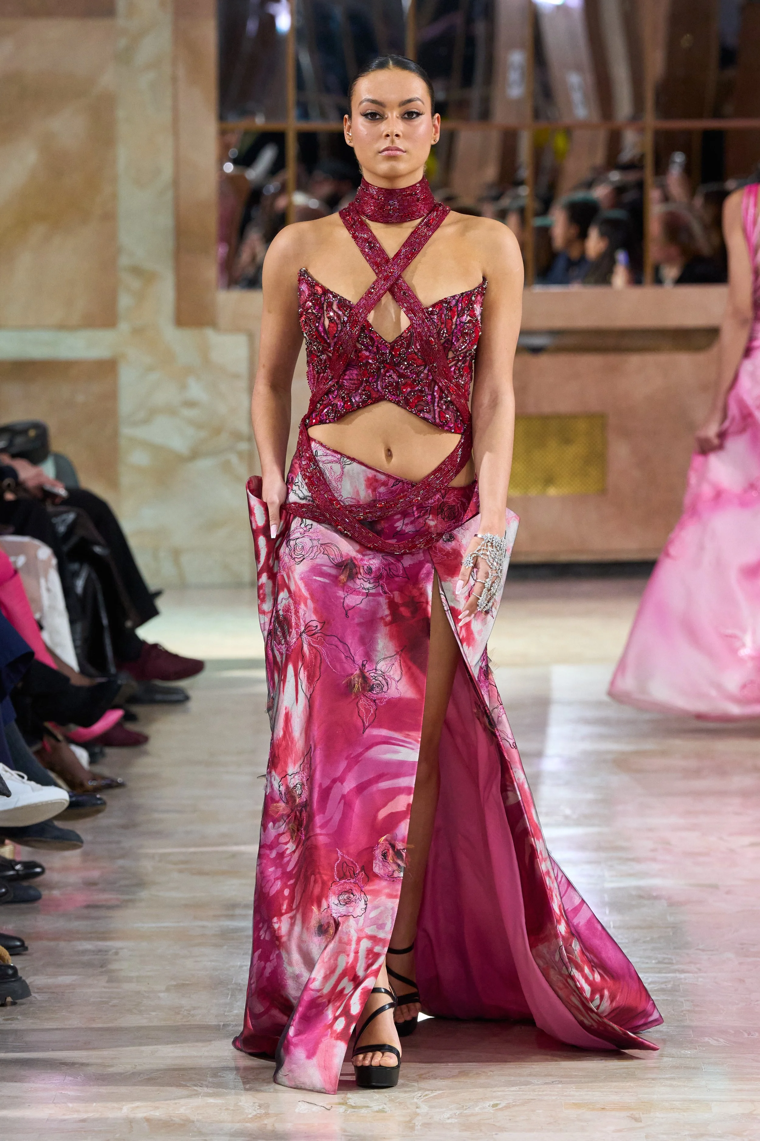 abito rosa strutturato Abi Nader HC S26pg.jpg