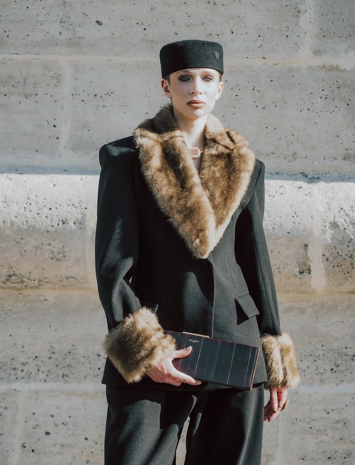 Dior FW26 Street Style : le chic en mouvement