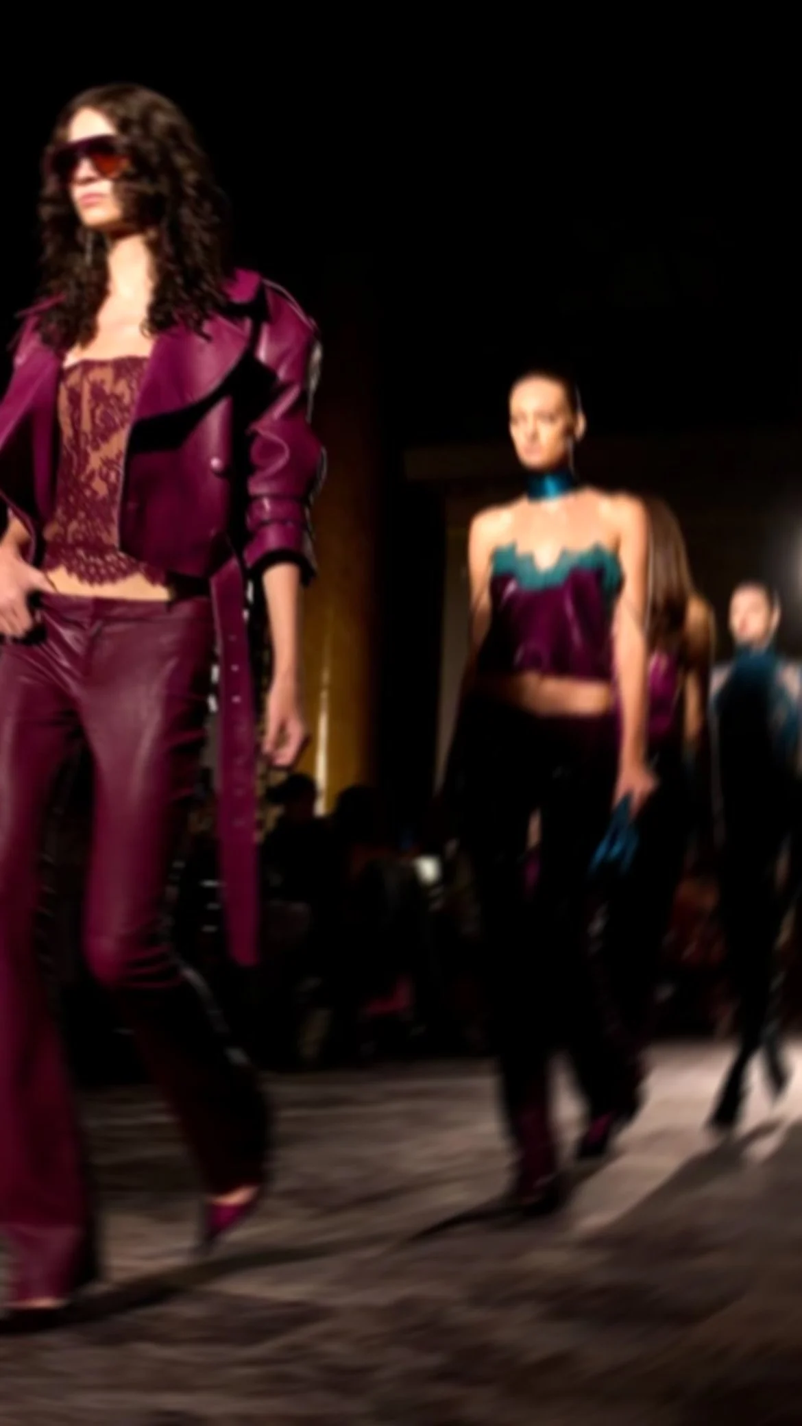 Retrofête FW26: La vida nocturna parisina según Ohad Seroya 