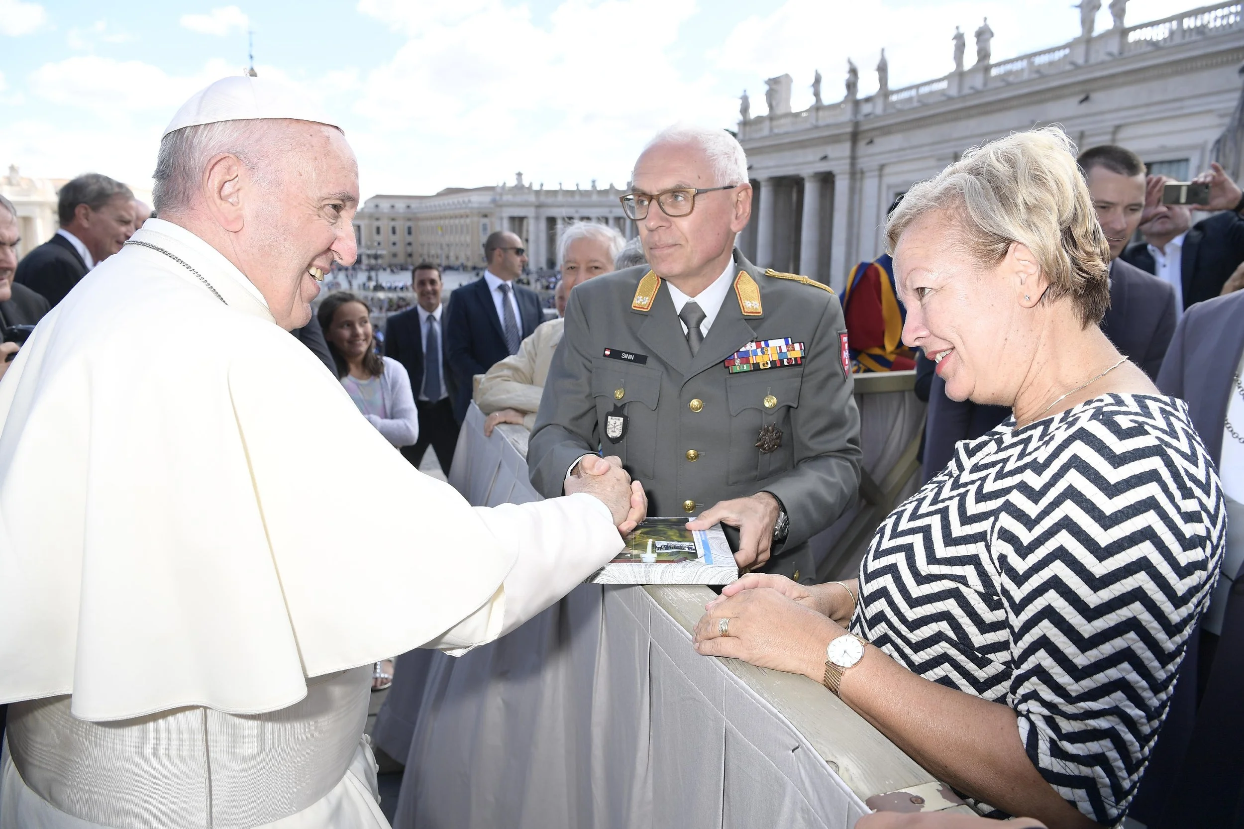 Pope-Francis-Ami-President-and-Secretary-General.jpg