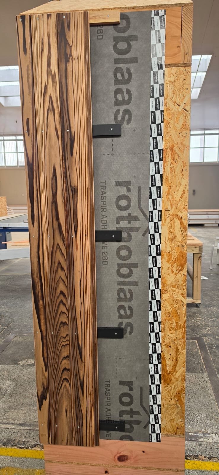Close-up of a cross-section of a vertical cladding