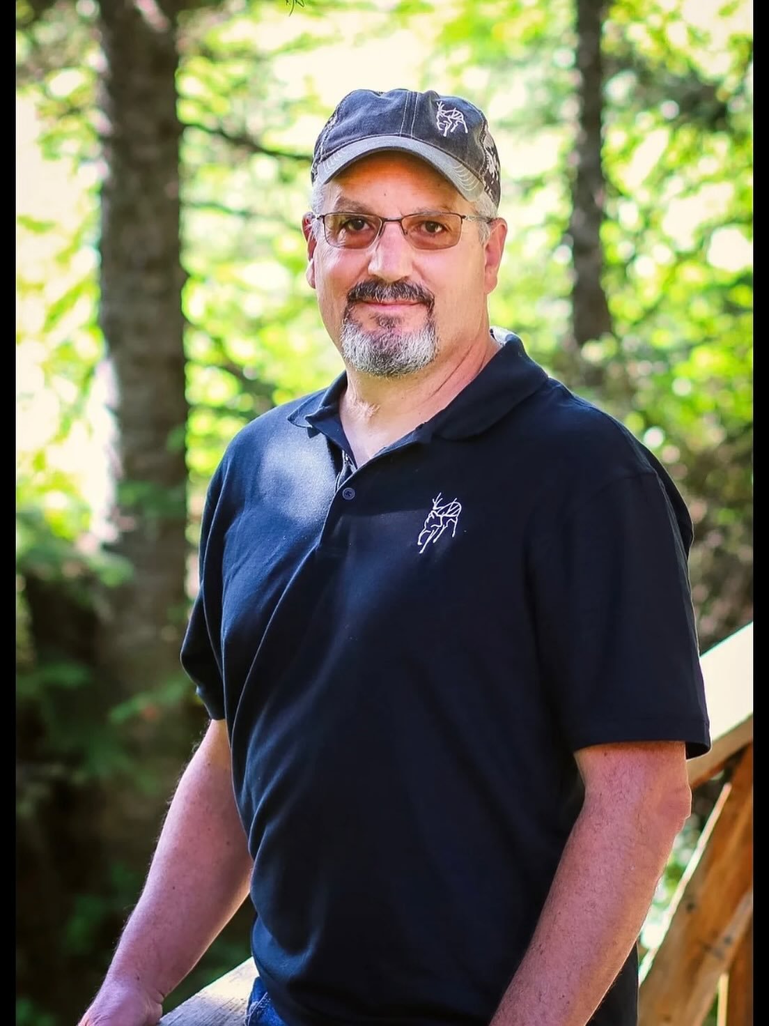 Finish Guy Friday! Meet Aaron!! 

Aaron Wilkins has been working in the taxidermy industry for over 20 years, earning a reputation for precision and craftsmanship as a skilled finish artist. He takes pride in every detail, making sure each piece is c