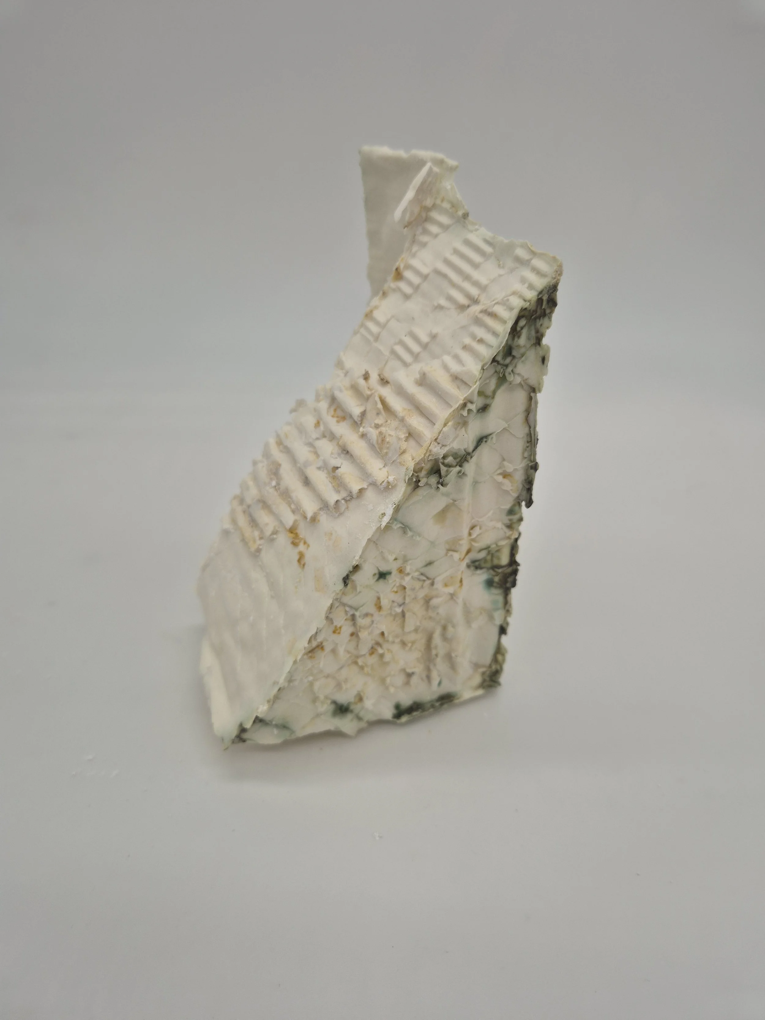 Keramiek die lijkt op Franse schimmelkaas