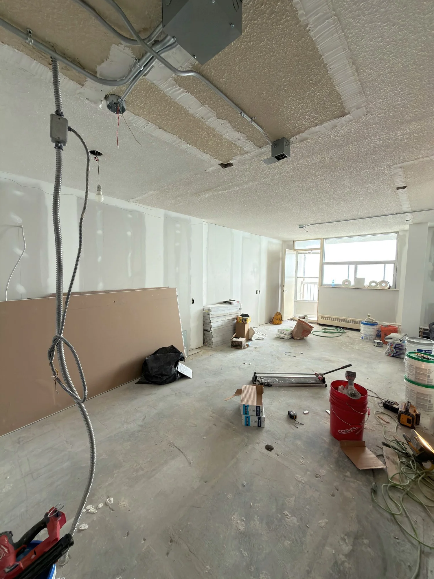 apartment-unit-drywall-sheets-tools-renovation-windsor-ontario-01.jpg