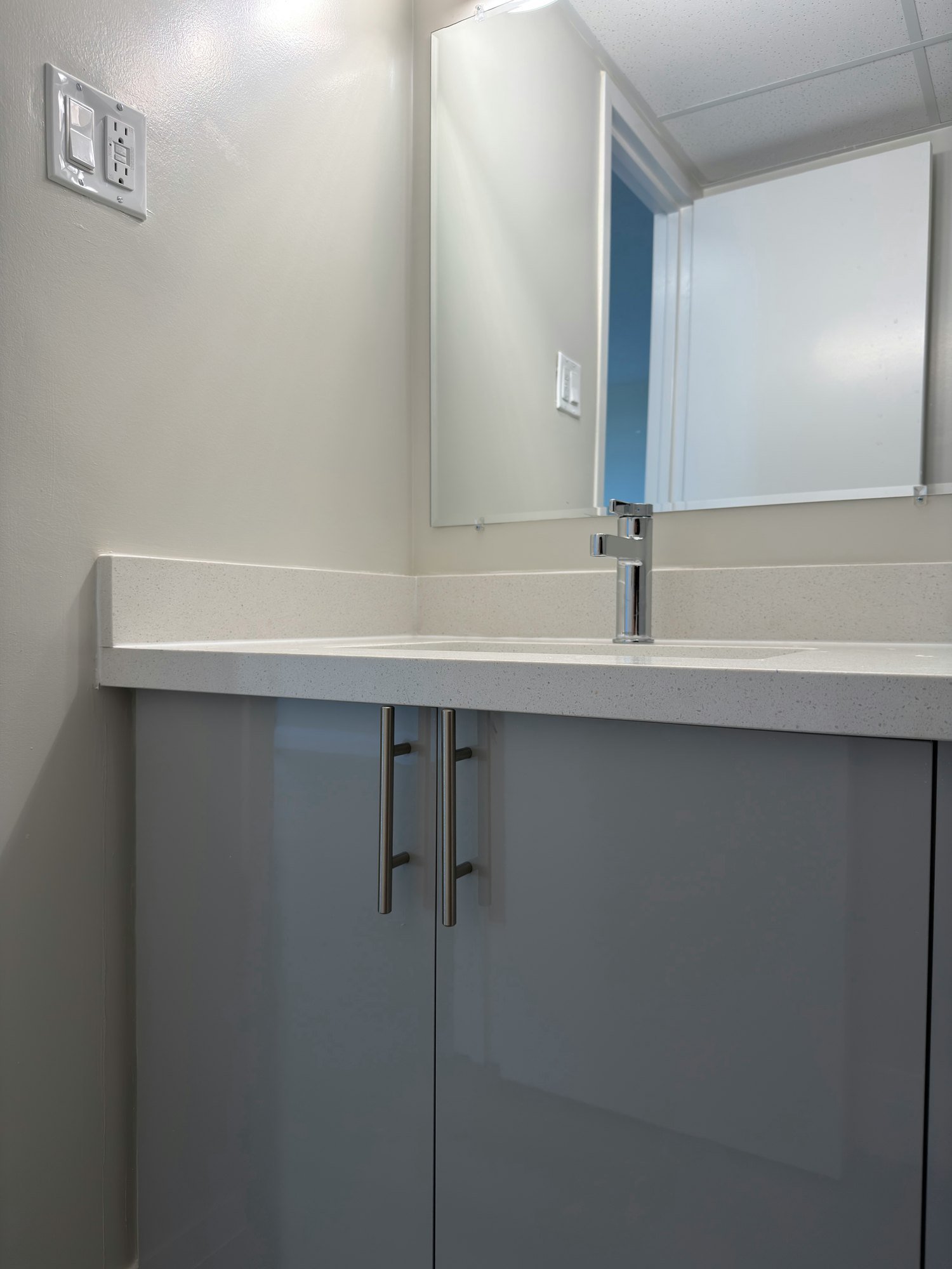 new-bathroom-gray-vanity-quartz-countertop-london-ontario-01.jpg