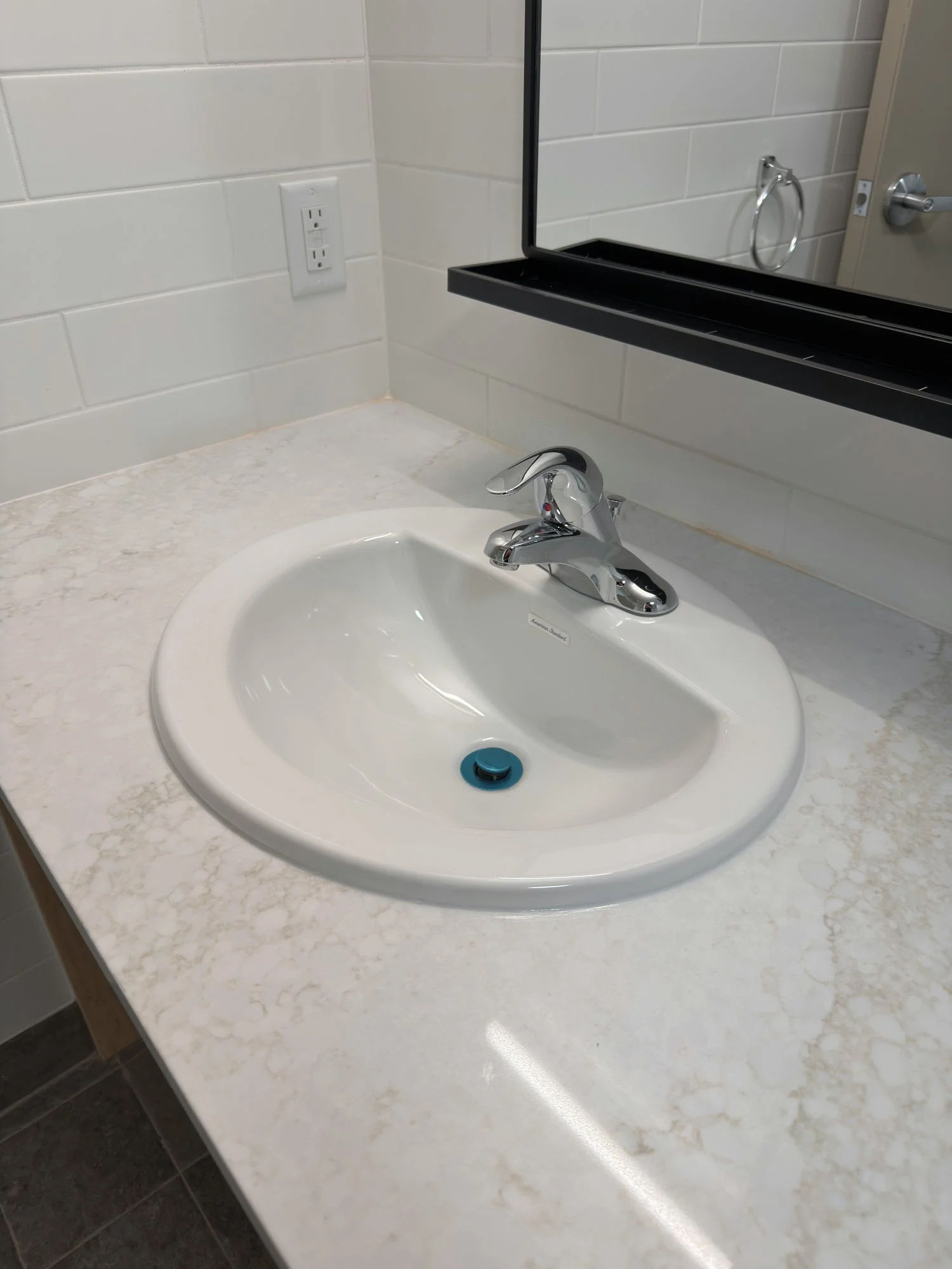 accessible-bathroom-sink-quartz-countertop-windsor-ontario-01.jpg