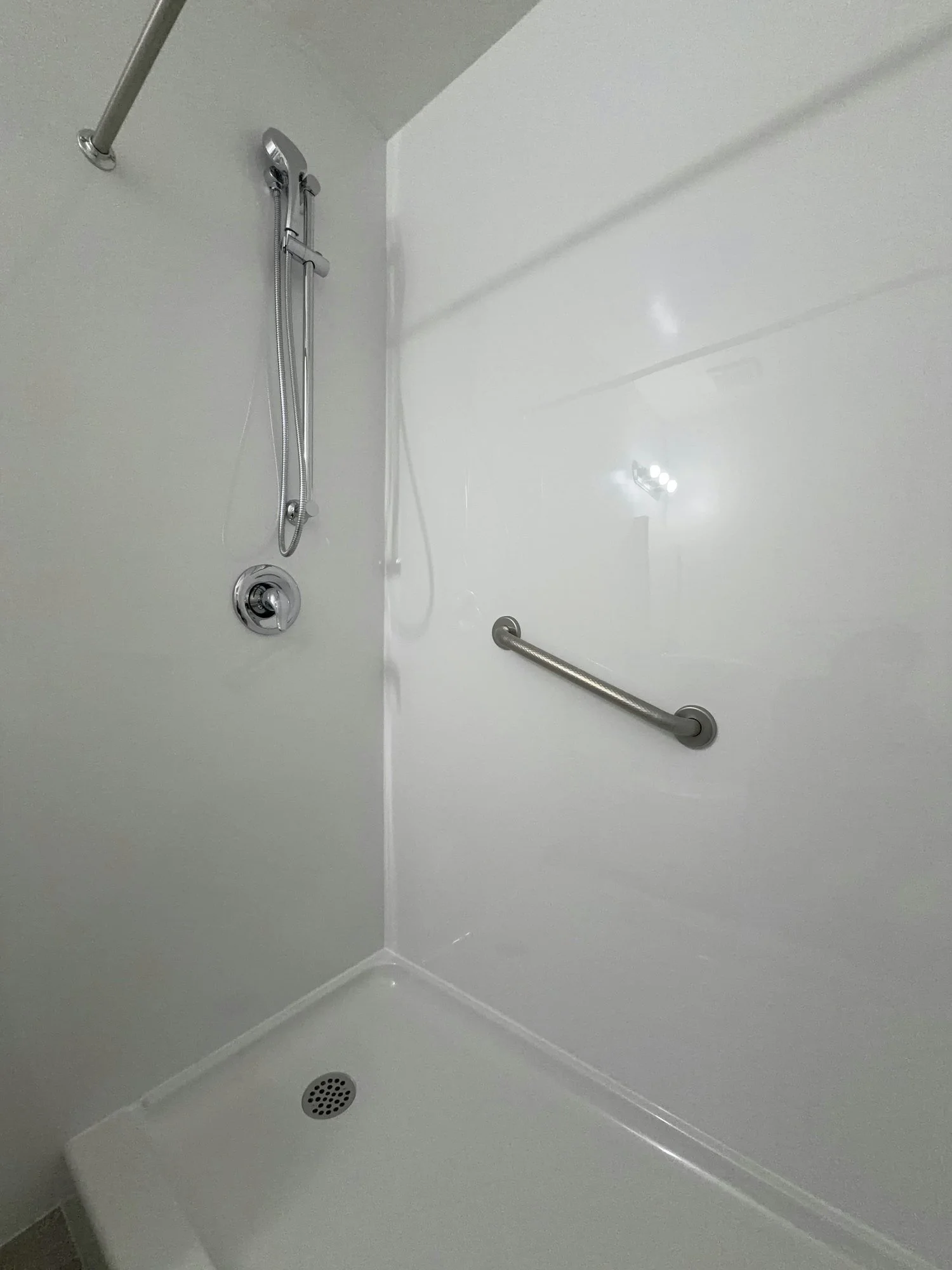 accessible-roll-in-shower-low-threshold-london-ontario-01.jpg