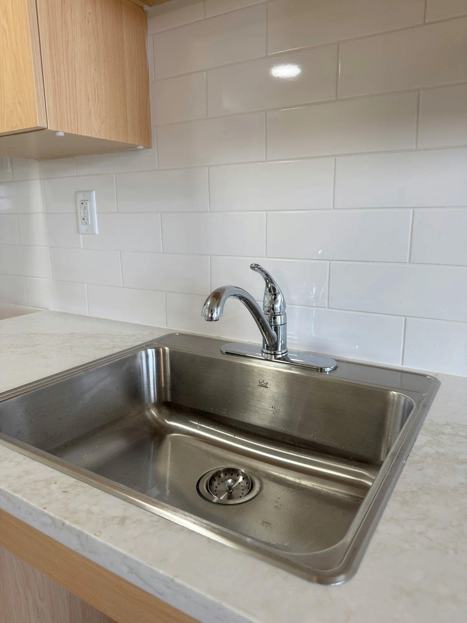 kitchen-sink-chrome-faucet-countertop-windsor-ontario-01.jpg