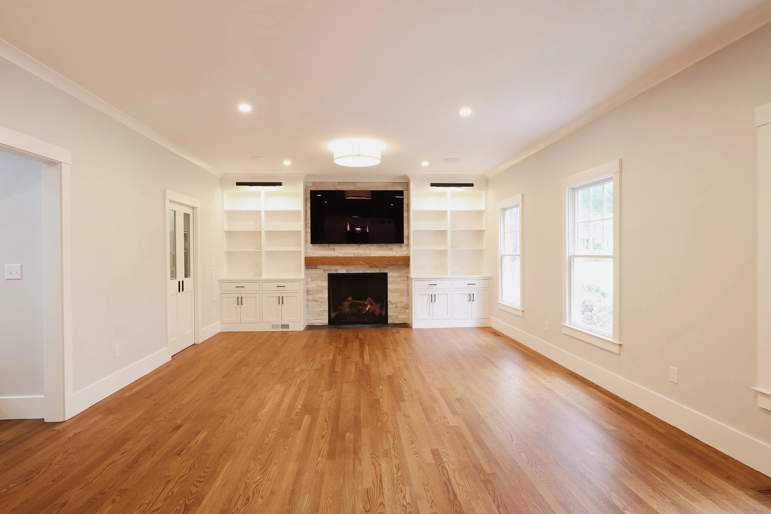 10 Ministerial Dr.00021.jpg