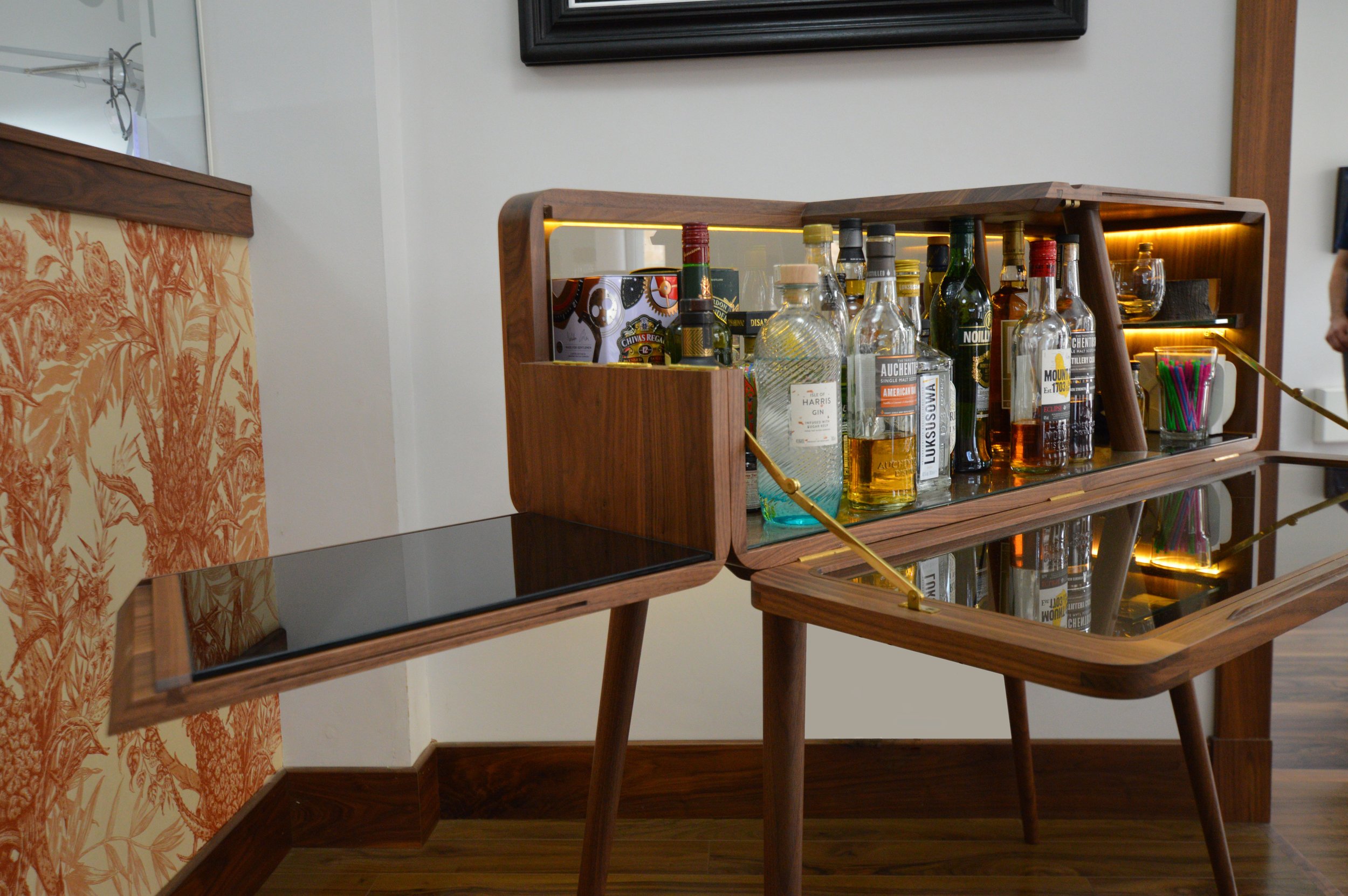 Blair and sheridan drinks bar and cabinet4.jpg