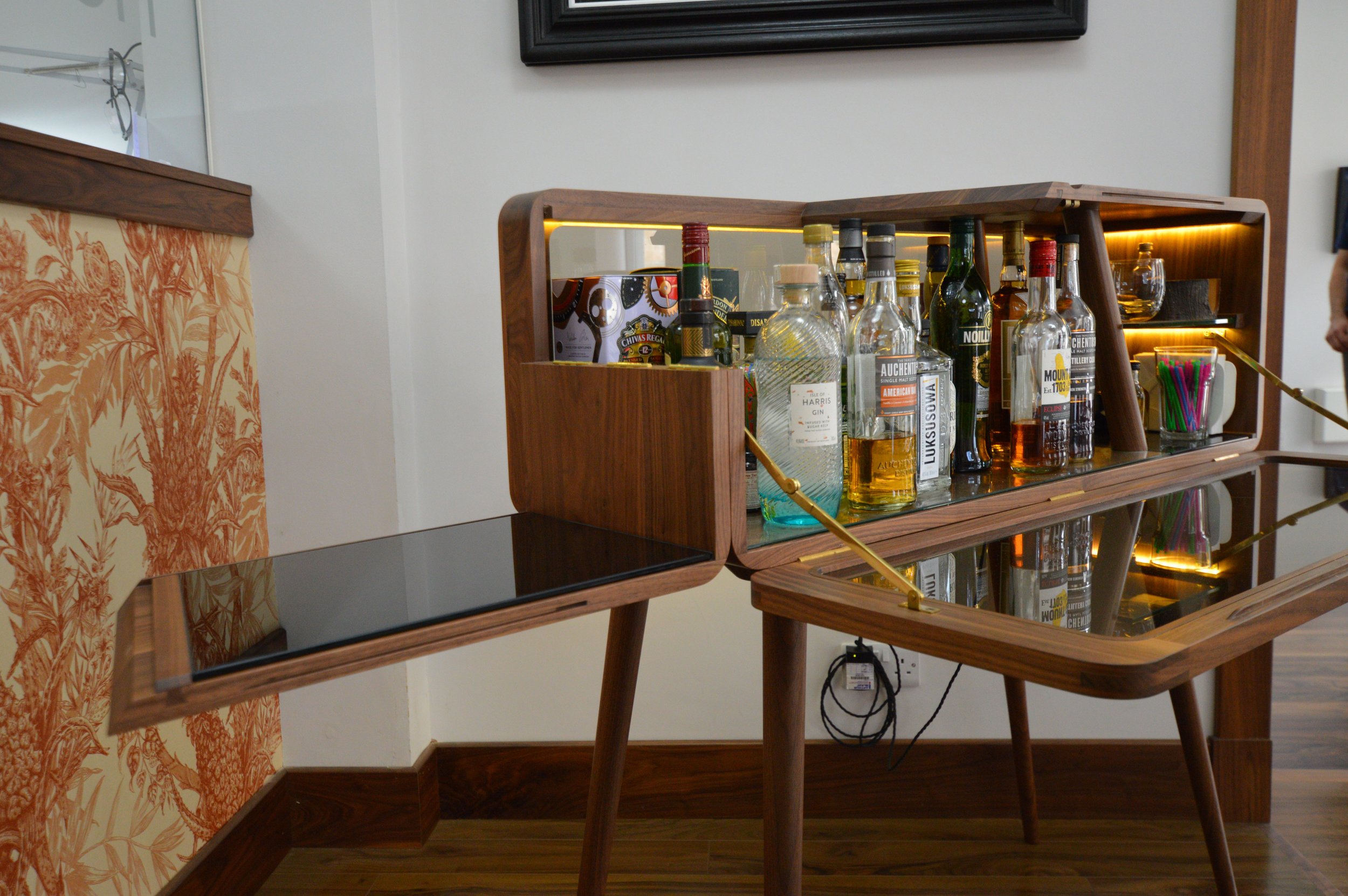 Blair and sheridan drinks bar and cabinet4.jpg
