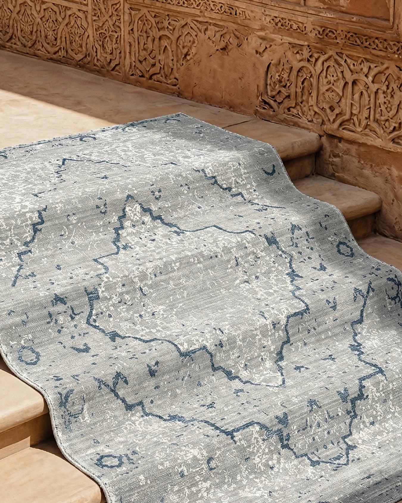 The art of 13th-century Cairo, woven for the contemporary home. 

The Mamluk Collection - where historic devotion to symmetry meets modern luxury.