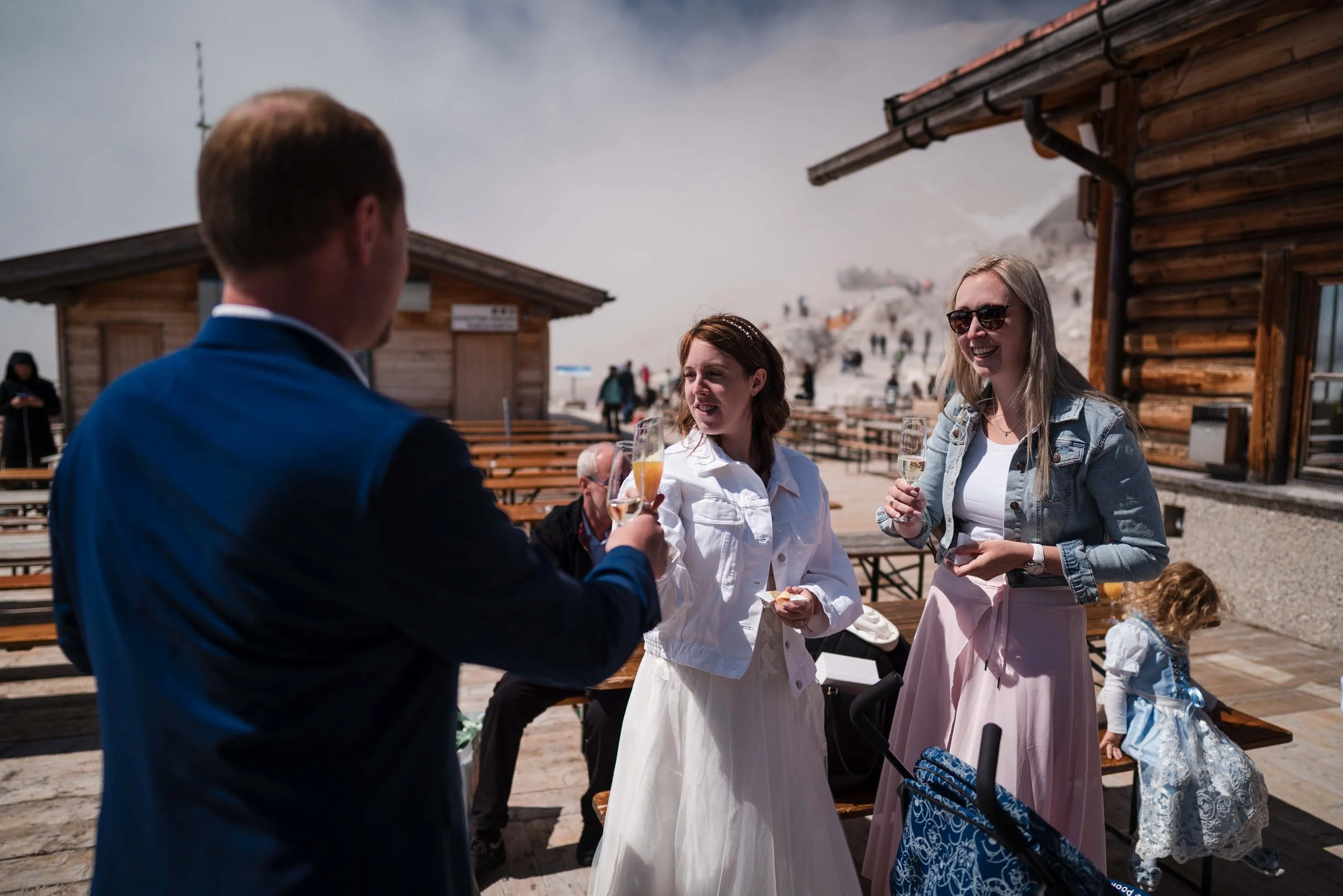 Hochzeitsreportage Zugspitze – standesamtliche Trauung mit Alpenblick